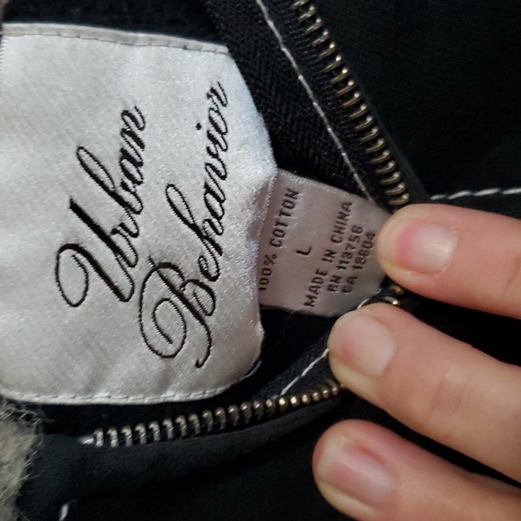 Urban behavior hoodie size large - Picture 2 of 4